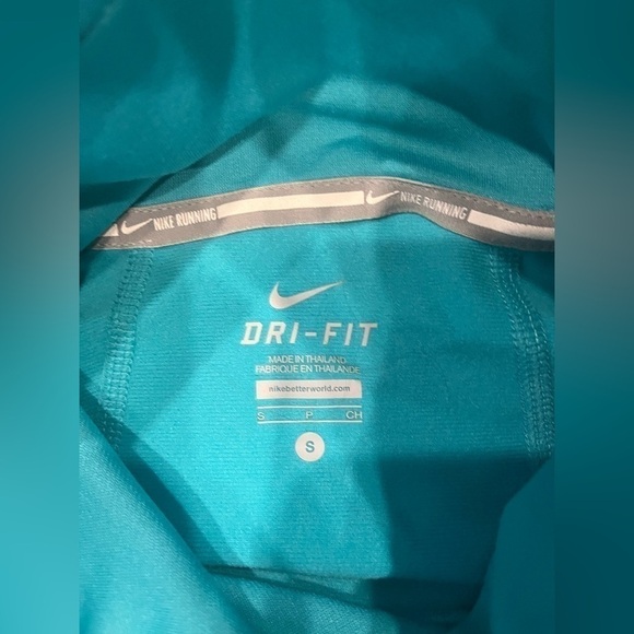 DRI-FIT  - woman’s small long sleeve turtleneck - Picture 4 of 6